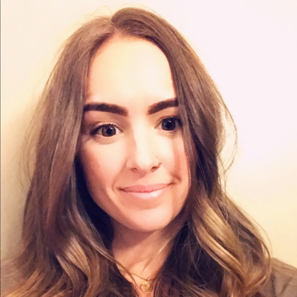 Meet your Posher, Danielle - Picture 1 of 1